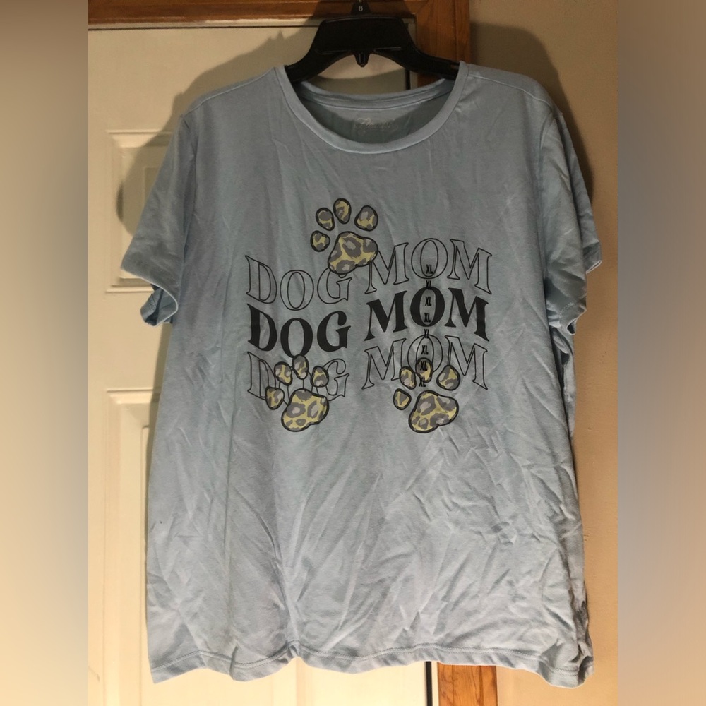 Fleurish Blue Dog Mom Paw Print Tee NWOT